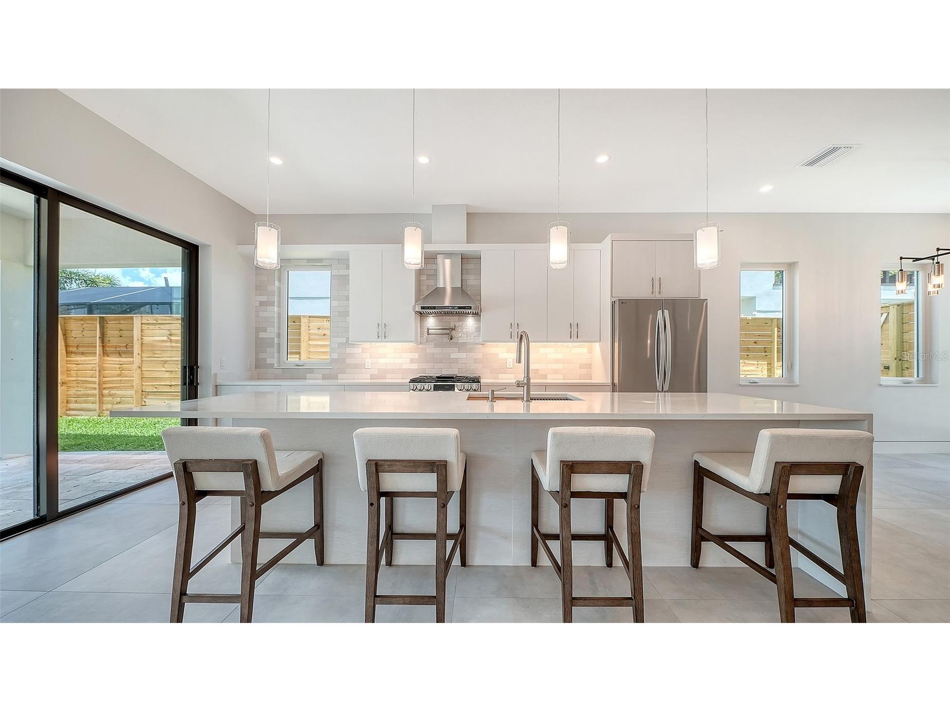 2225 Florinda Street Sarasota FL 34231 A4690756 image16
