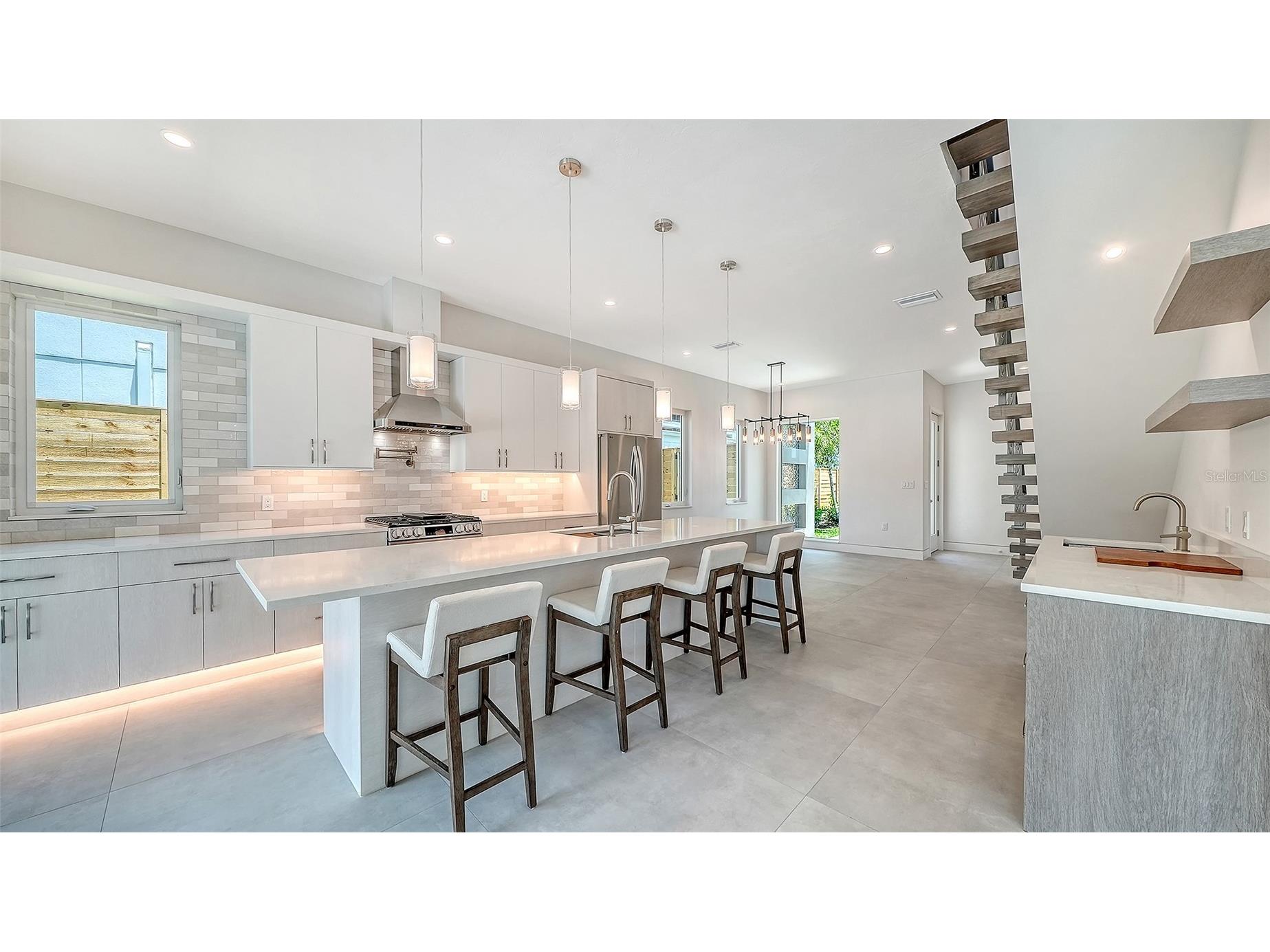 2225 Florinda Street Sarasota FL 34231 A4690756 image17