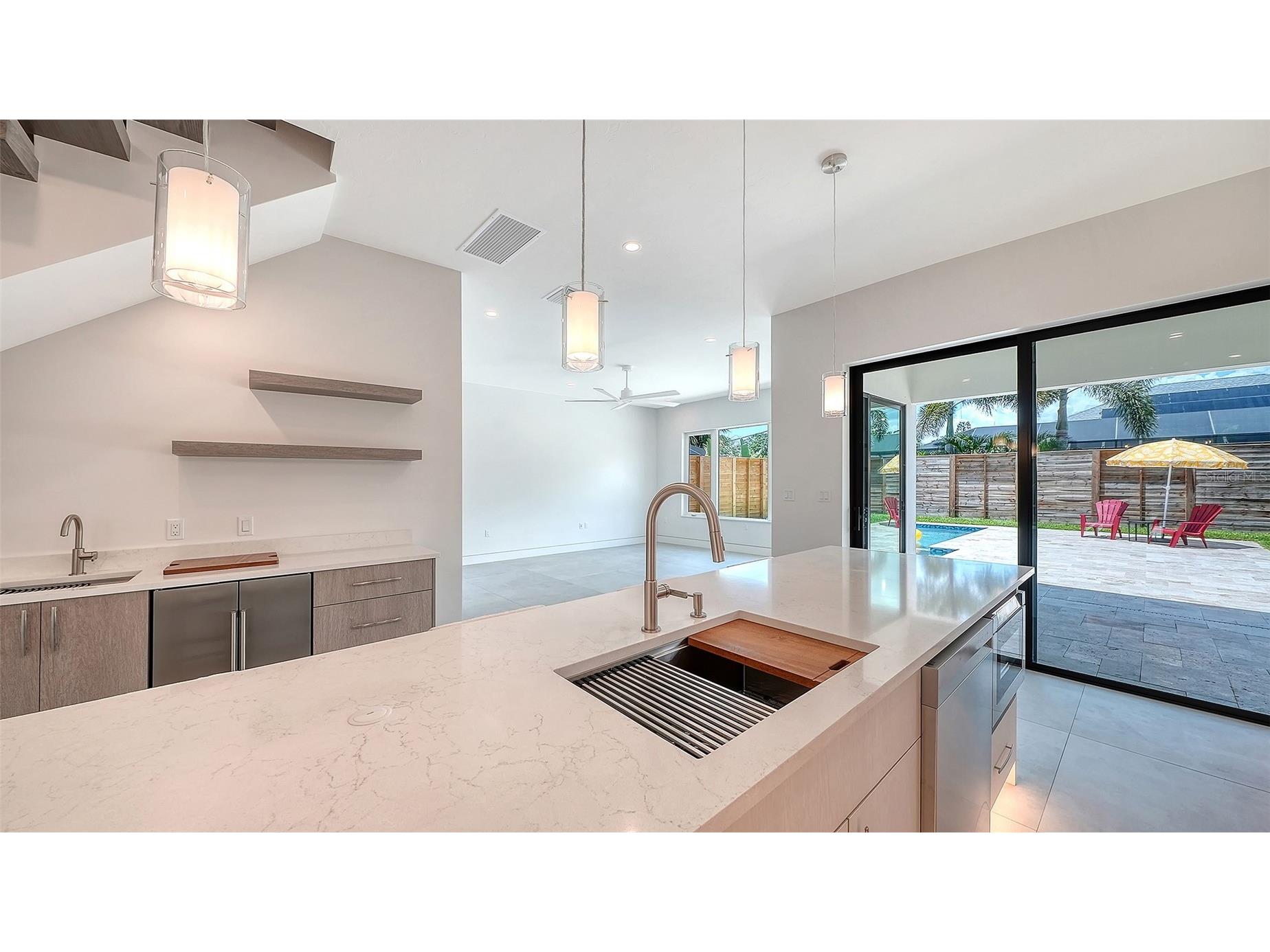 2225 Florinda Street Sarasota FL 34231 A4690756 image19