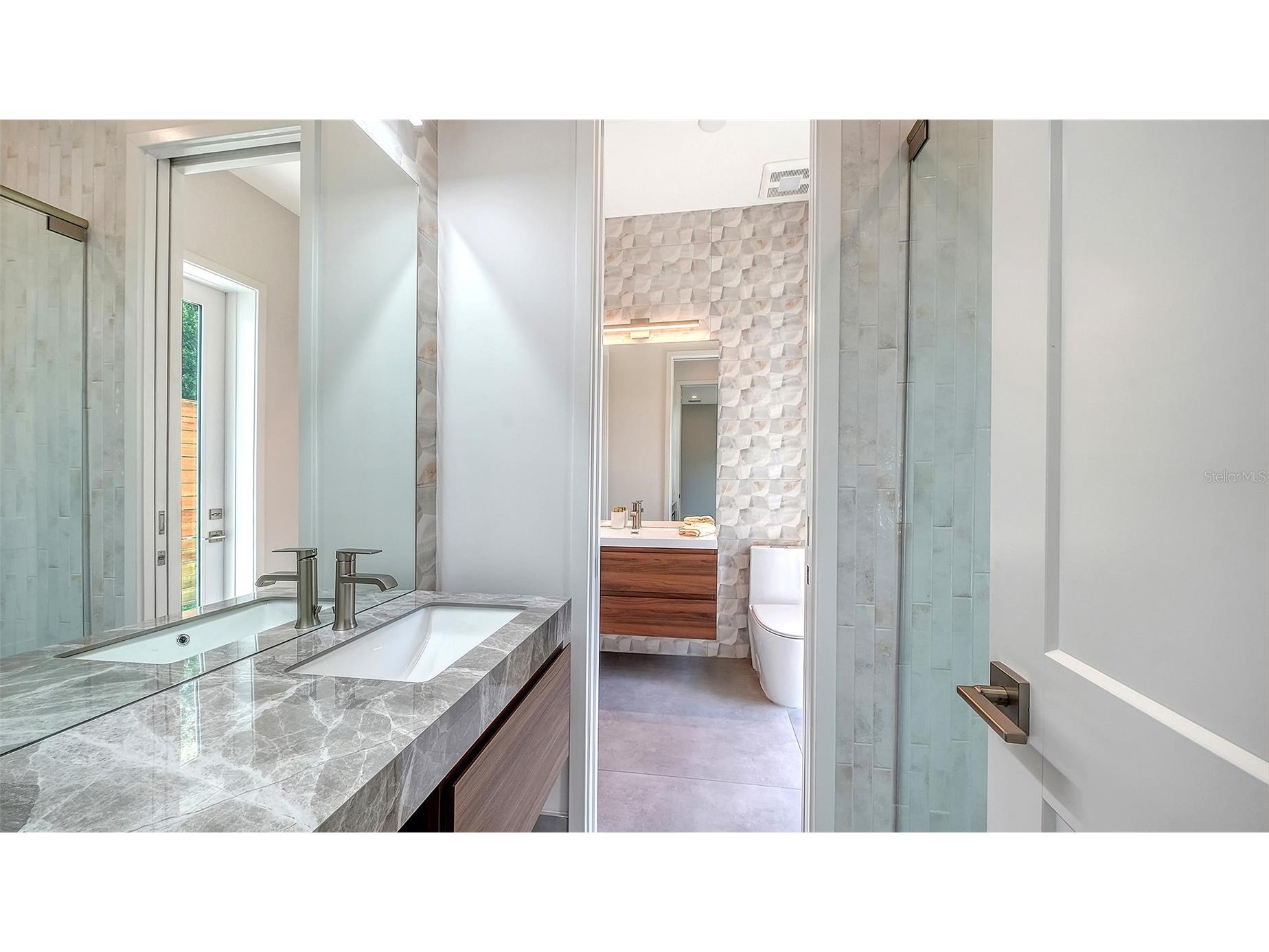 2225 Florinda Street Sarasota FL 34231 A4690756 image28