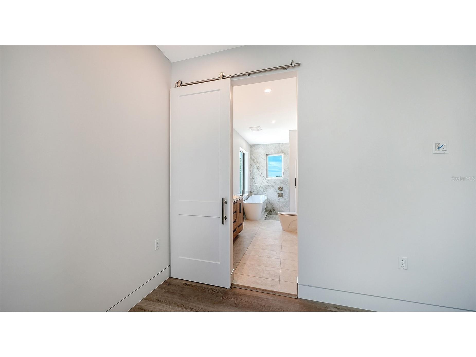 2225 Florinda Street Sarasota FL 34231 A4690756 image36