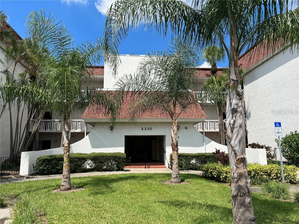 2225 Holden Avenue 303, Orlando, FL, 32839 MLS O6046712 Edina Realty