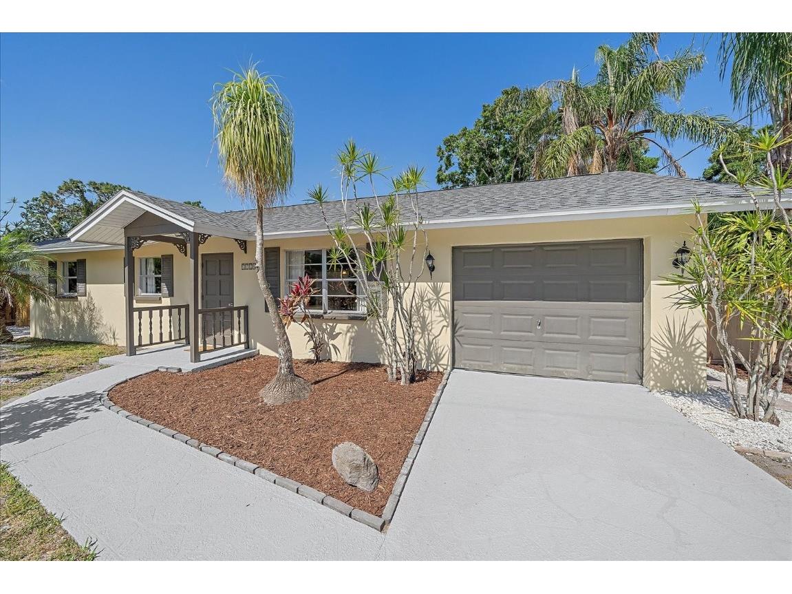 2226 Fairfield Avenue Sarasota FL 34232 A4651343 image1