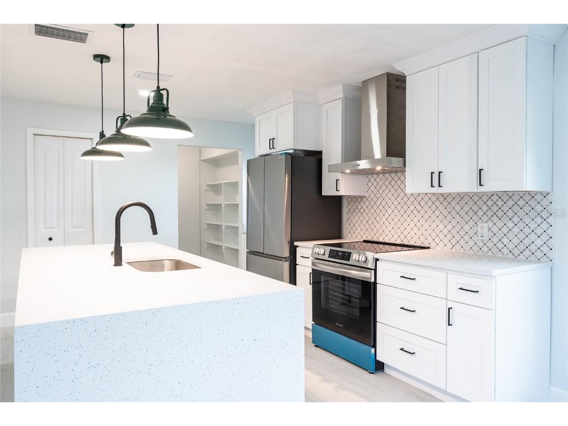 2226 Fiesta Court Orlando FL 32811 O6364950 image2