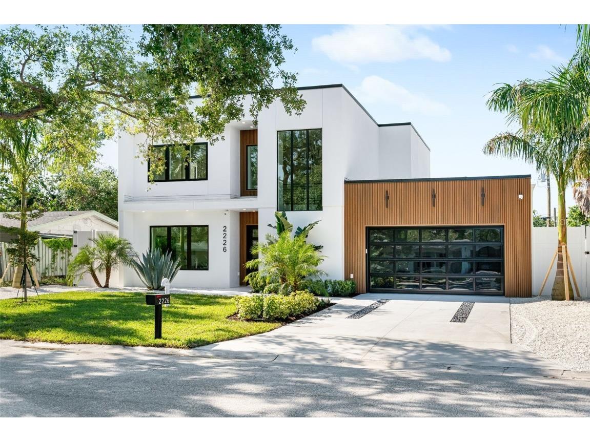 2226 Grove Street Sarasota FL 34239 A4667102 image1