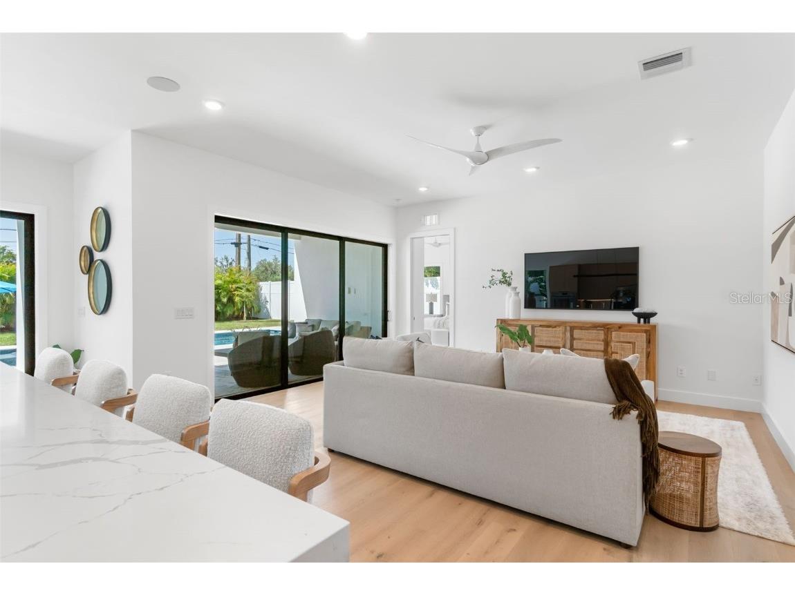 2226 Grove Street Sarasota FL 34239 A4667102 image24