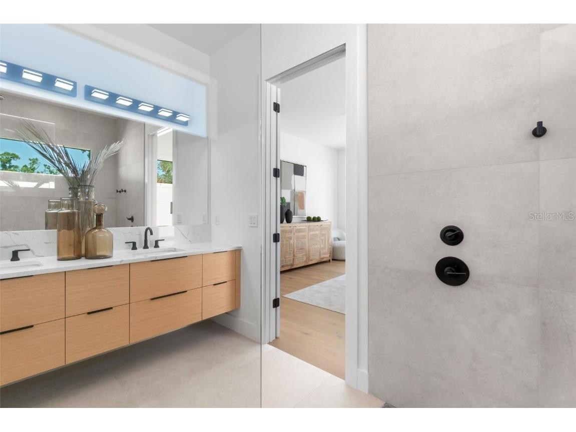 2226 Grove Street Sarasota FL 34239 A4667102 image36