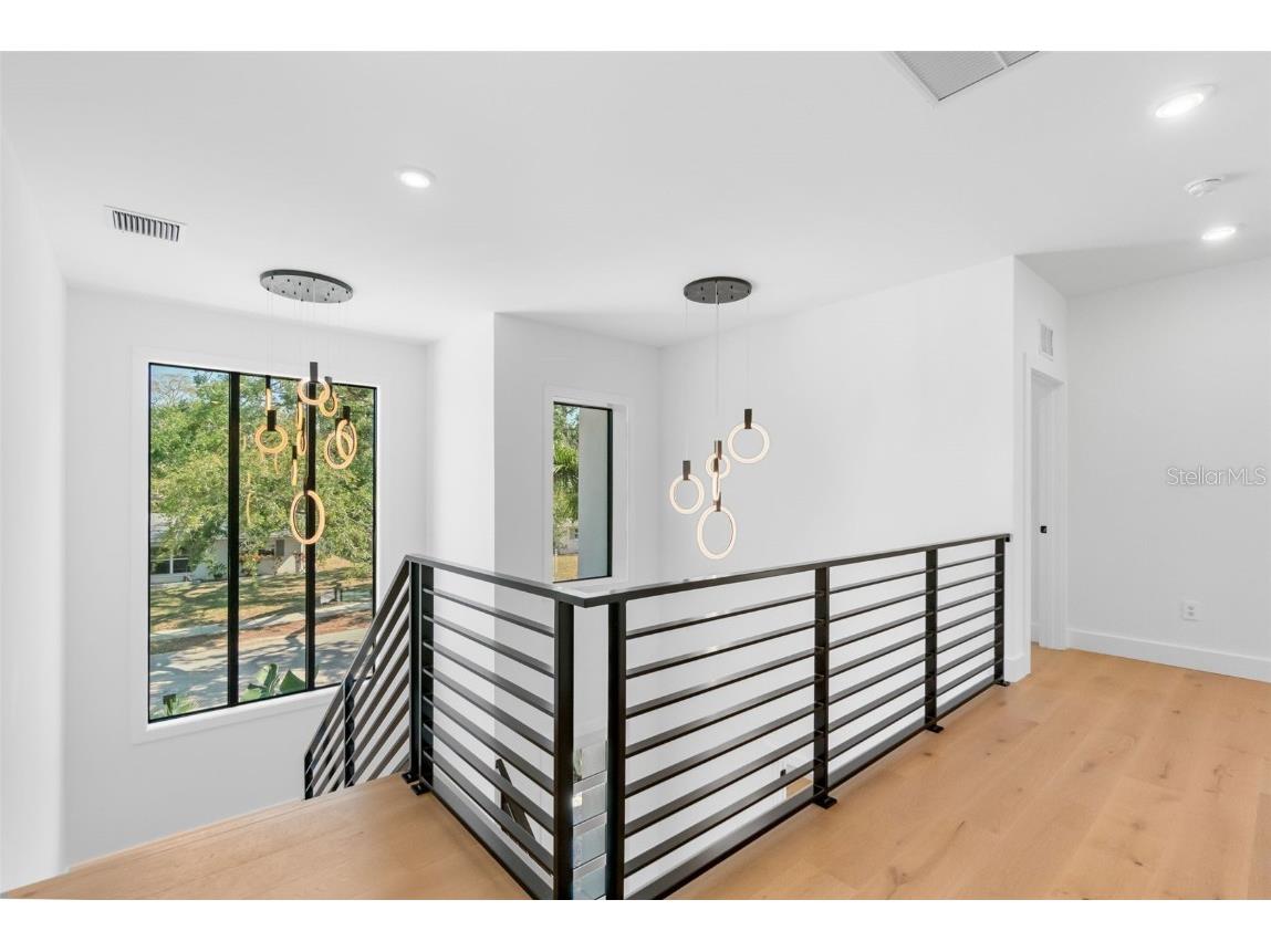 2226 Grove Street Sarasota FL 34239 A4667102 image40