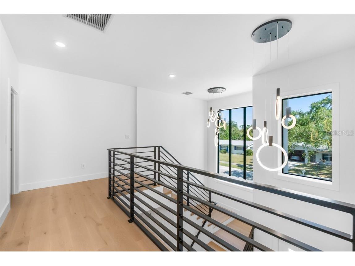 2226 Grove Street Sarasota FL 34239 A4667102 image42