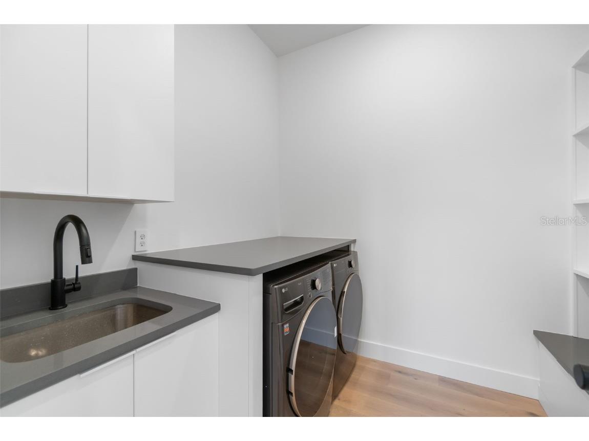 2226 Grove Street Sarasota FL 34239 A4667102 image56