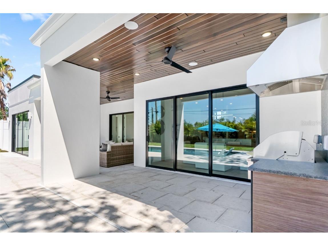 2226 Grove Street Sarasota FL 34239 A4667102 image61