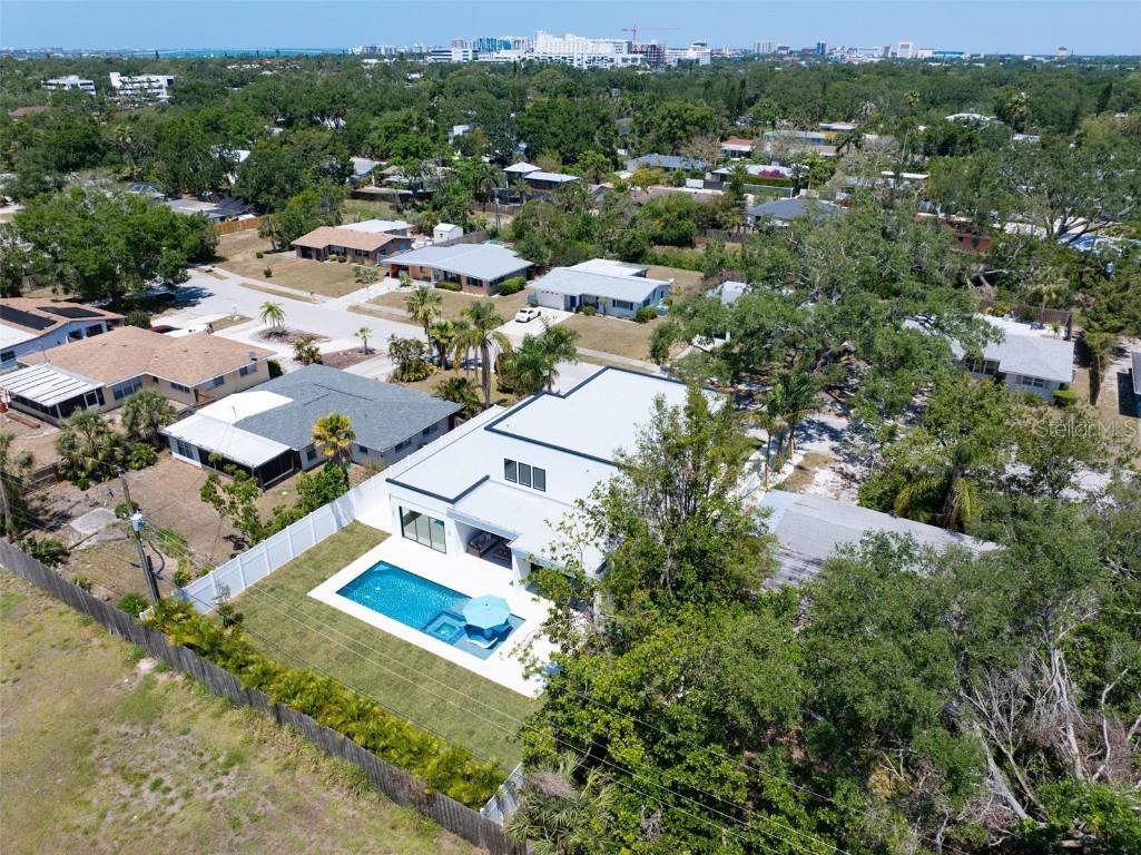 2226 Grove Street Sarasota FL 34239 A4667102 image74