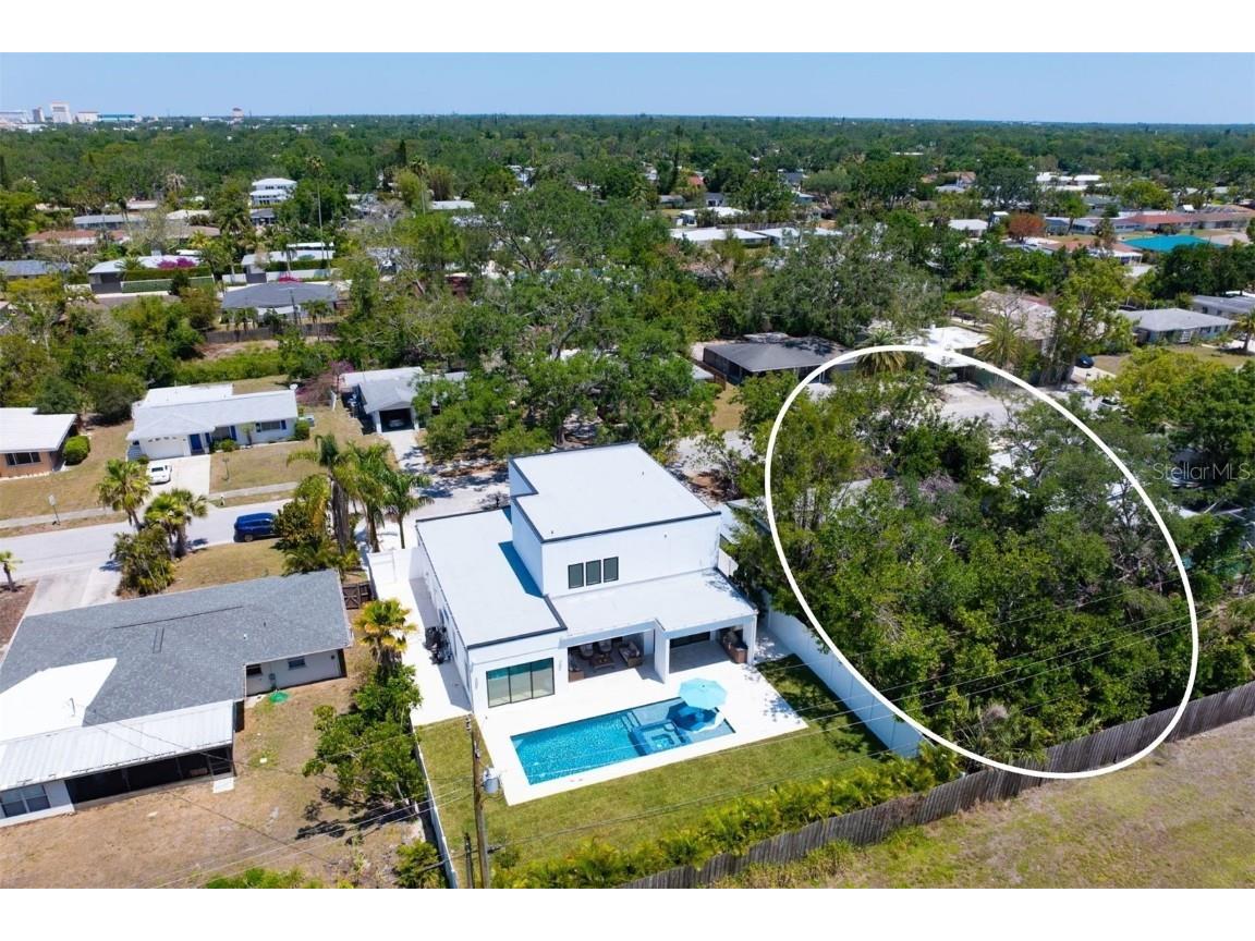 2226 Grove Street Sarasota FL 34239 A4667102 image80