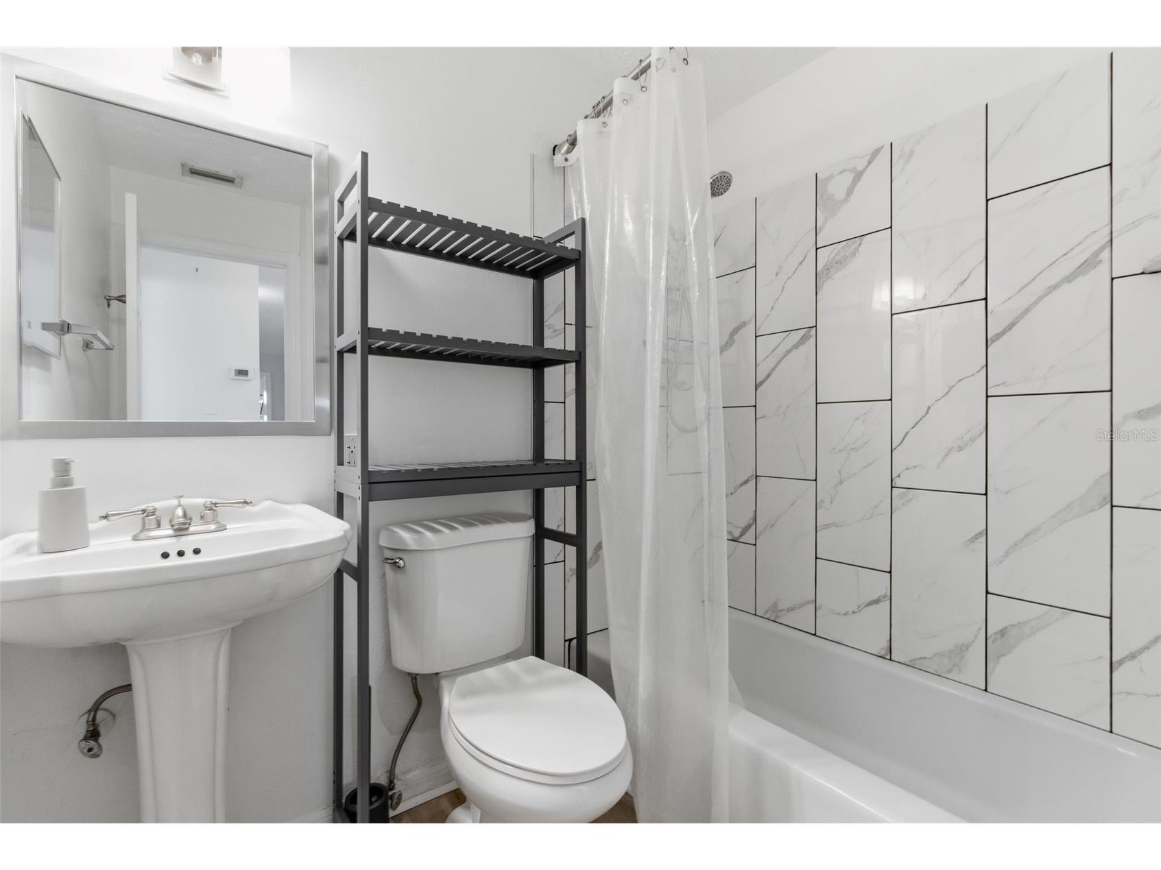 2227-2229 Montclair Drive #1&2 Sarasota FL 34231 A4677183 image29