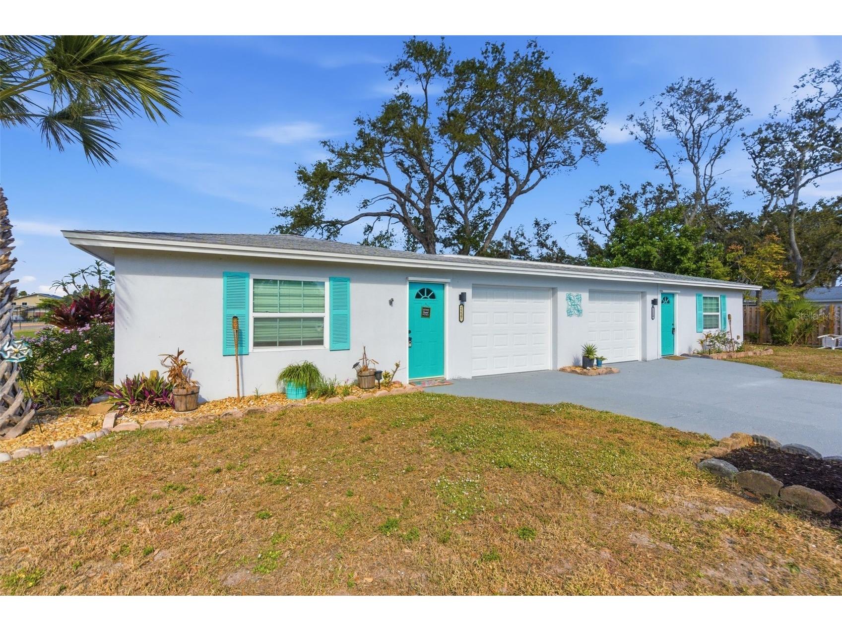 2227-2229 Montclair Drive #1&2 Sarasota FL 34231 A4677183 image3
