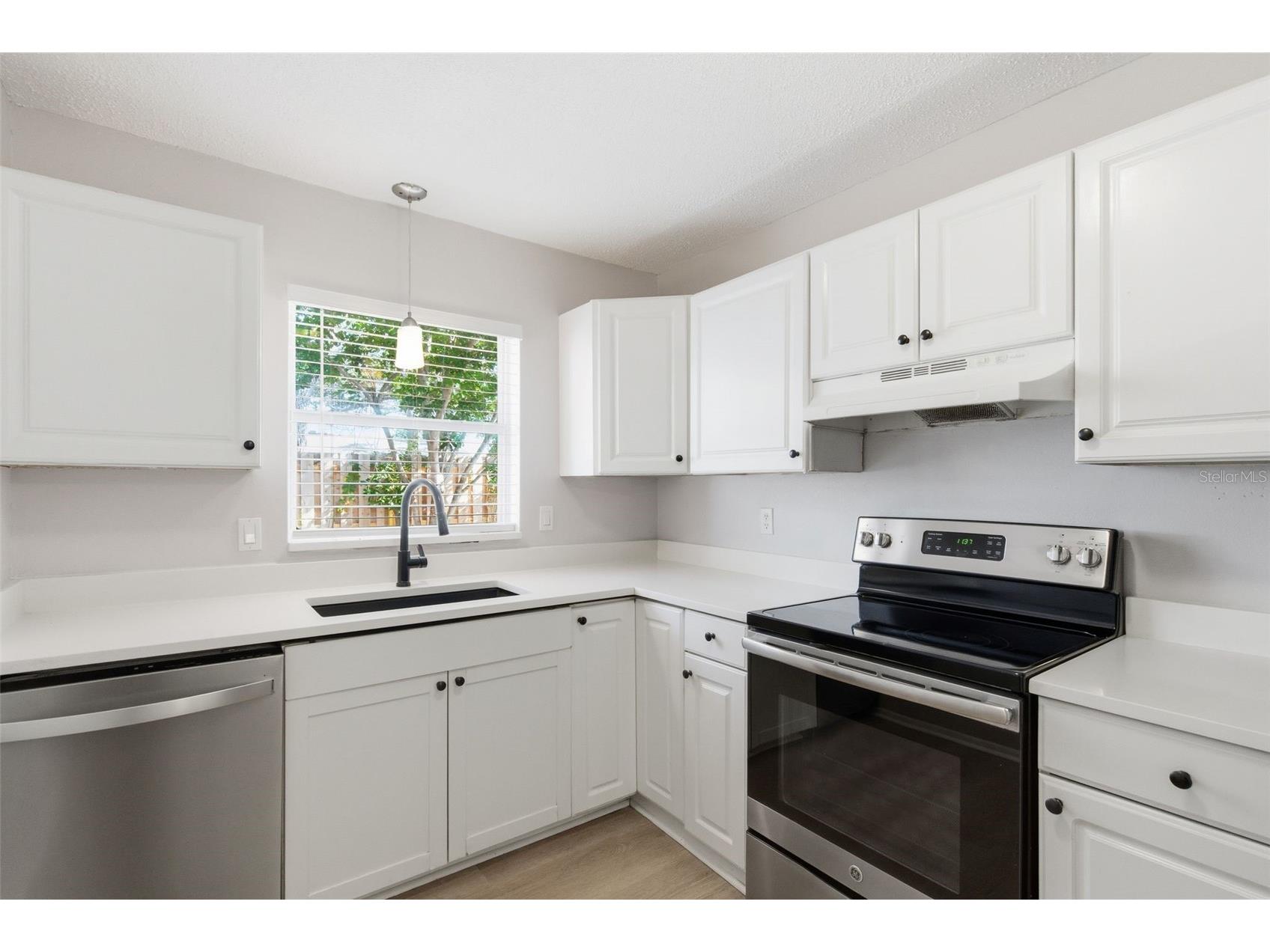 2227-2229 Montclair Drive #1&2 Sarasota FL 34231 A4677183 image8
