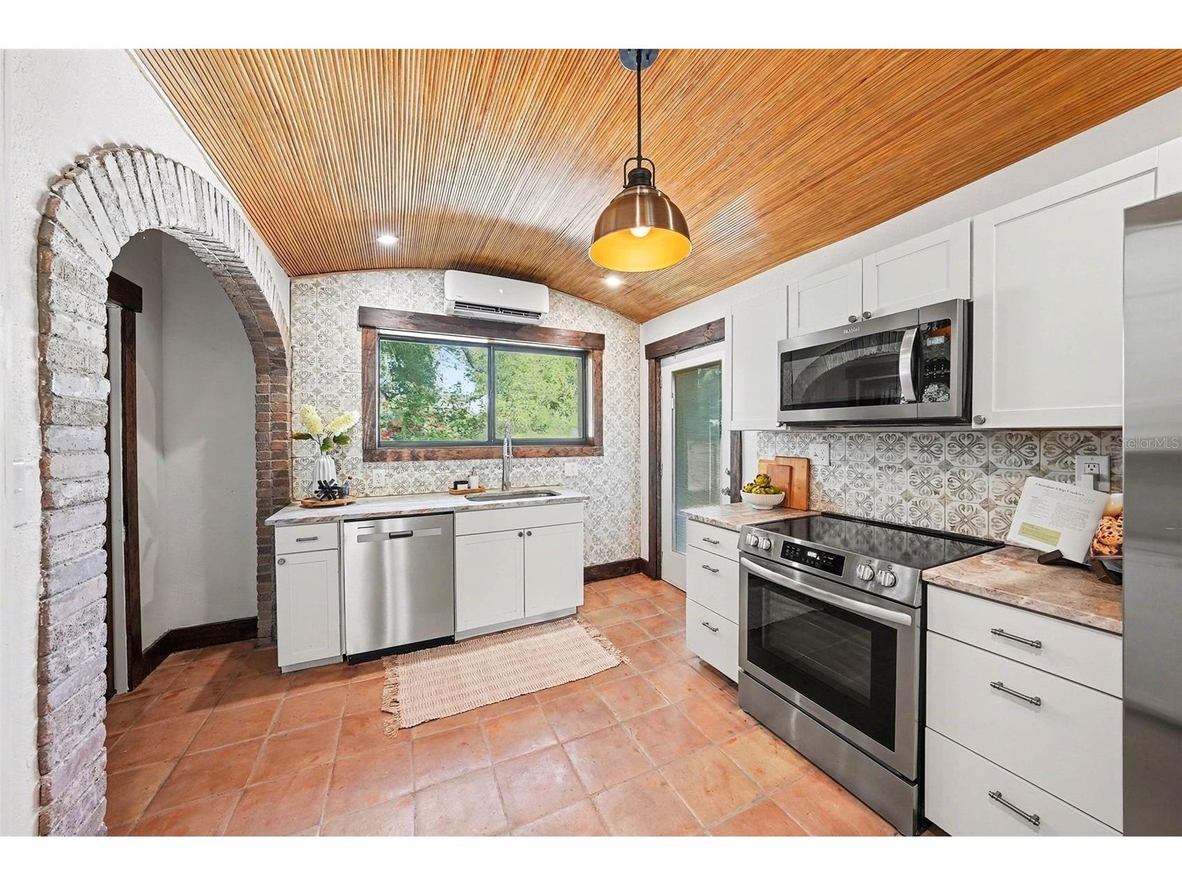 2227 29th Street S Saint Petersburg FL 33712 TB8450667 image8