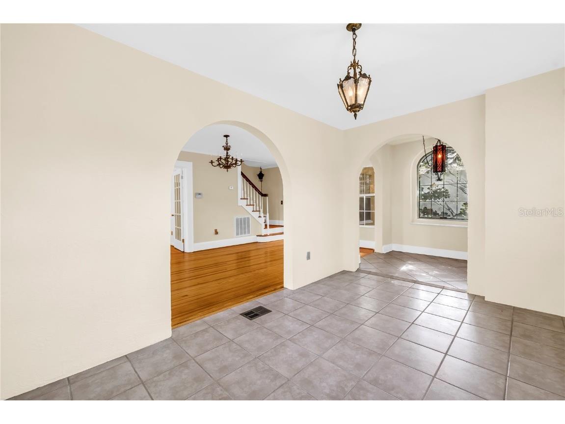 2227 Brevard Road NE Saint Petersburg FL 33704 TB8447118 image10