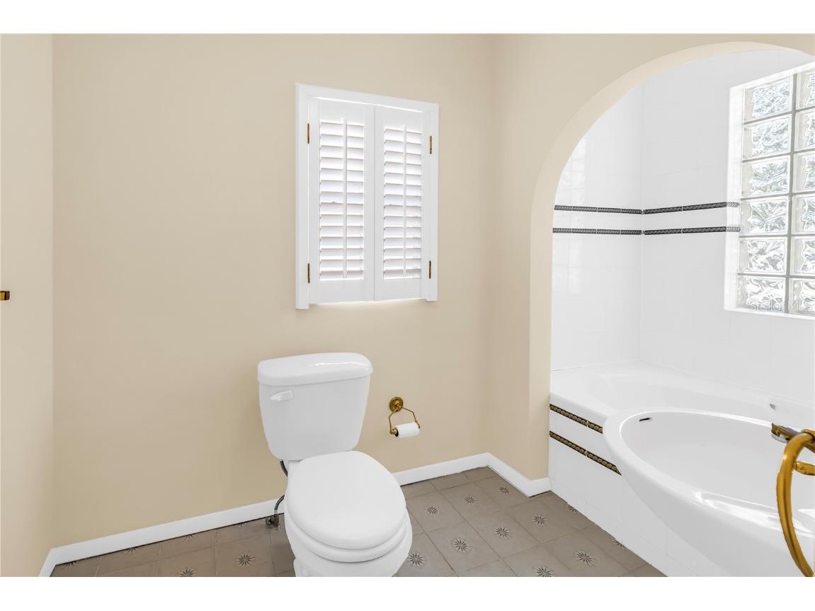 2227 Brevard Road NE Saint Petersburg FL 33704 TB8447118 image26