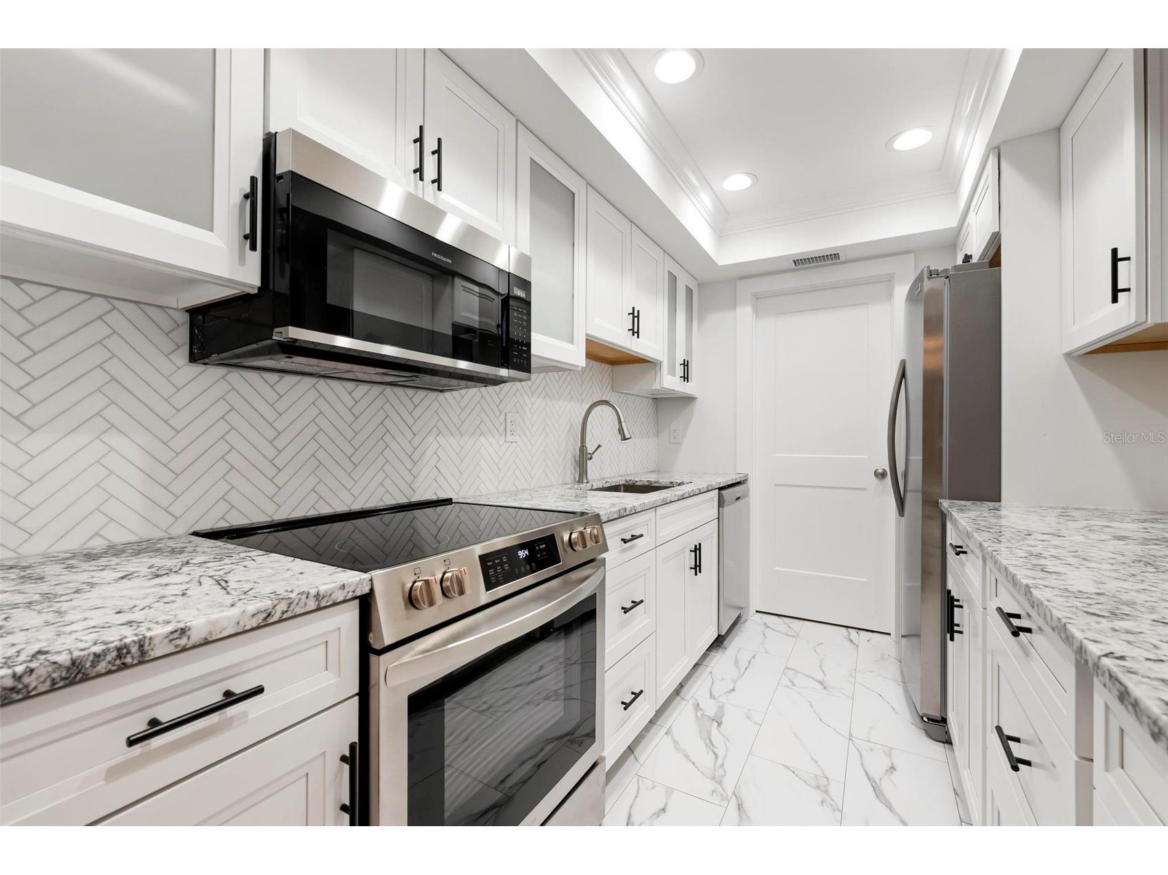 2227 Circlewood Drive #52 Sarasota FL 34231 A4696035 image11