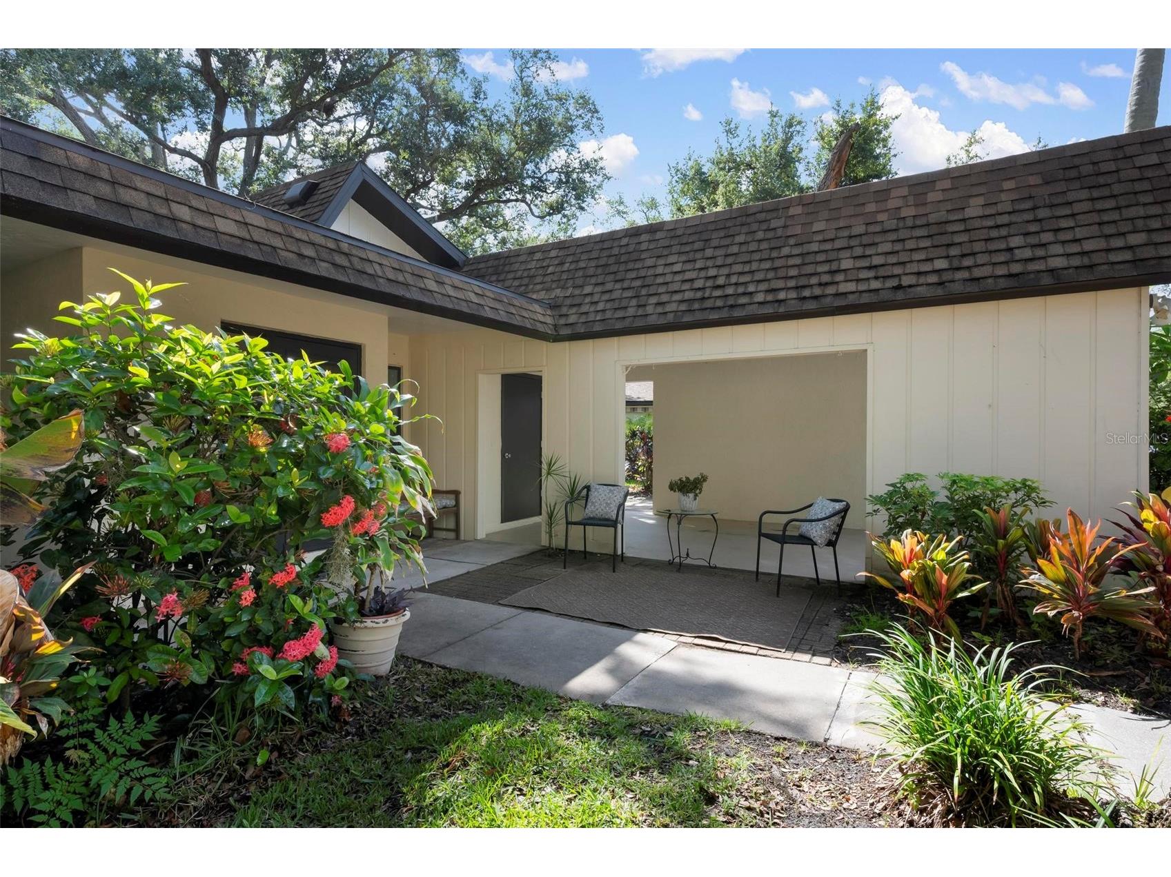 2227 Circlewood Drive #52 Sarasota FL 34231 A4696035 image3