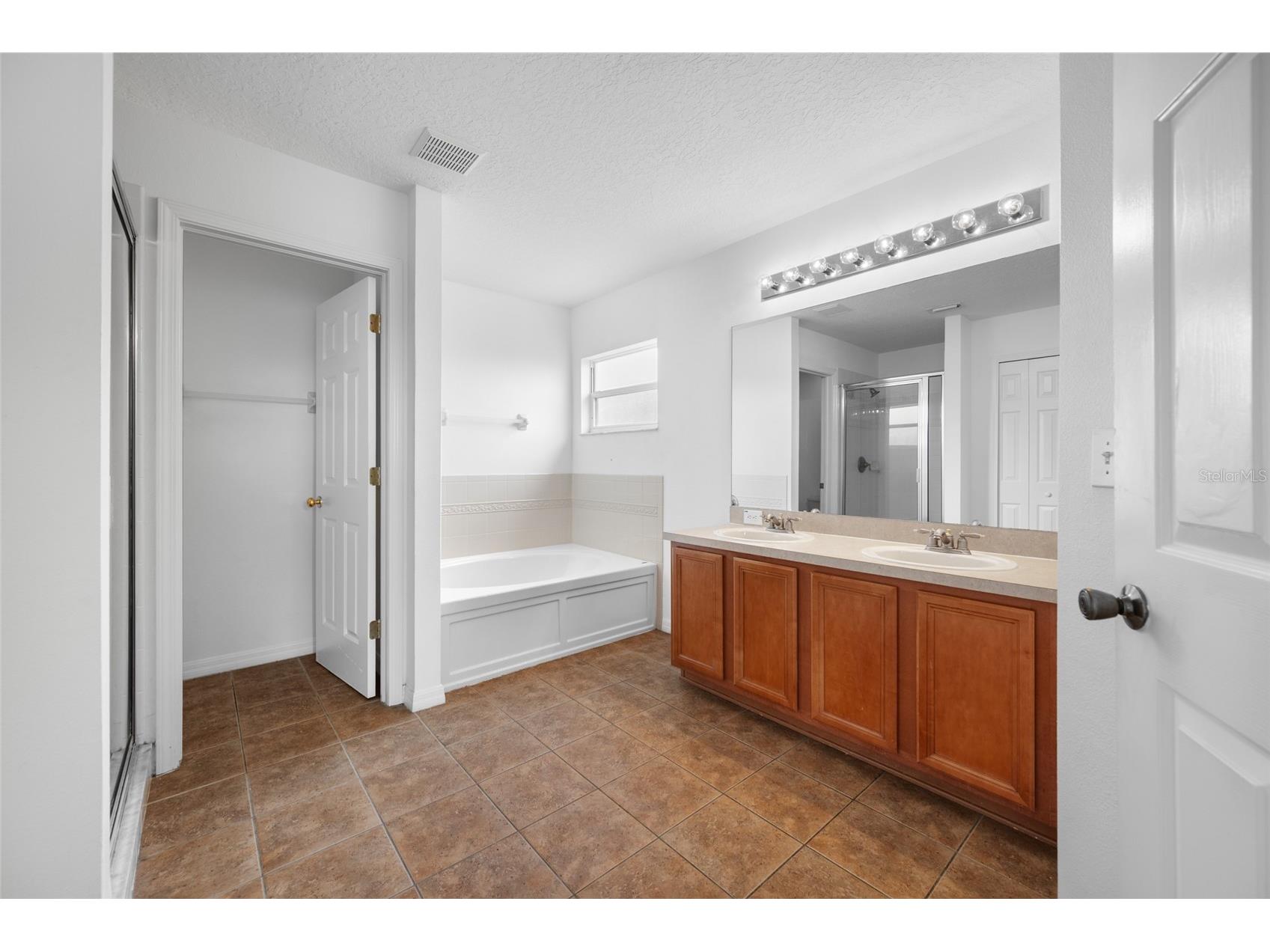 2227 Roanoke Springs Drive Ruskin FL 33570 TB8511325 image37