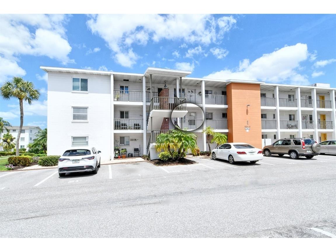 2227 Sunset Drive #E22 Bradenton FL 34207 A4647715 image1
