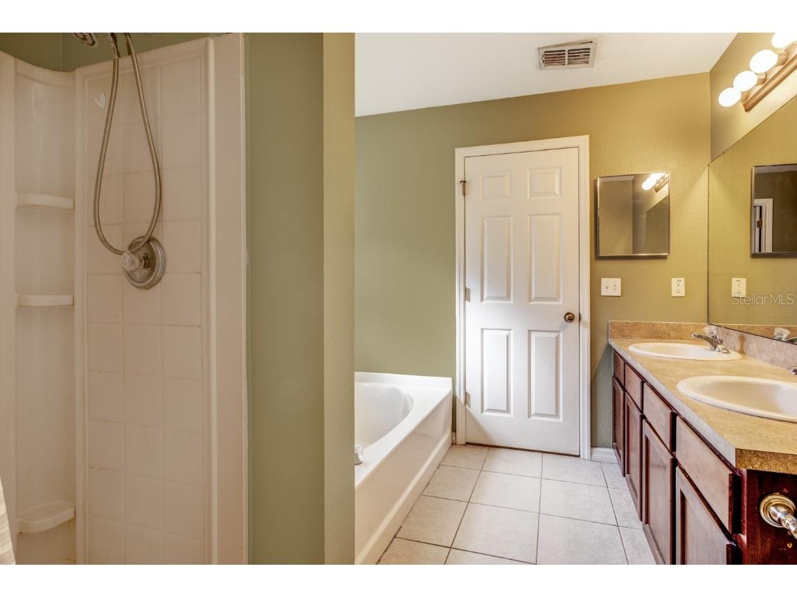 2228 Martins Run Tavares FL 32778 G5103266 image9