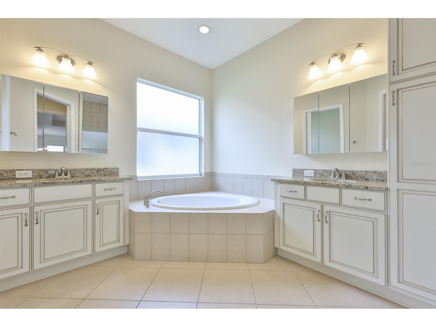 2229 S Pebble Beach Boulevard Sun City Center FL 33573 TB8516262 image18