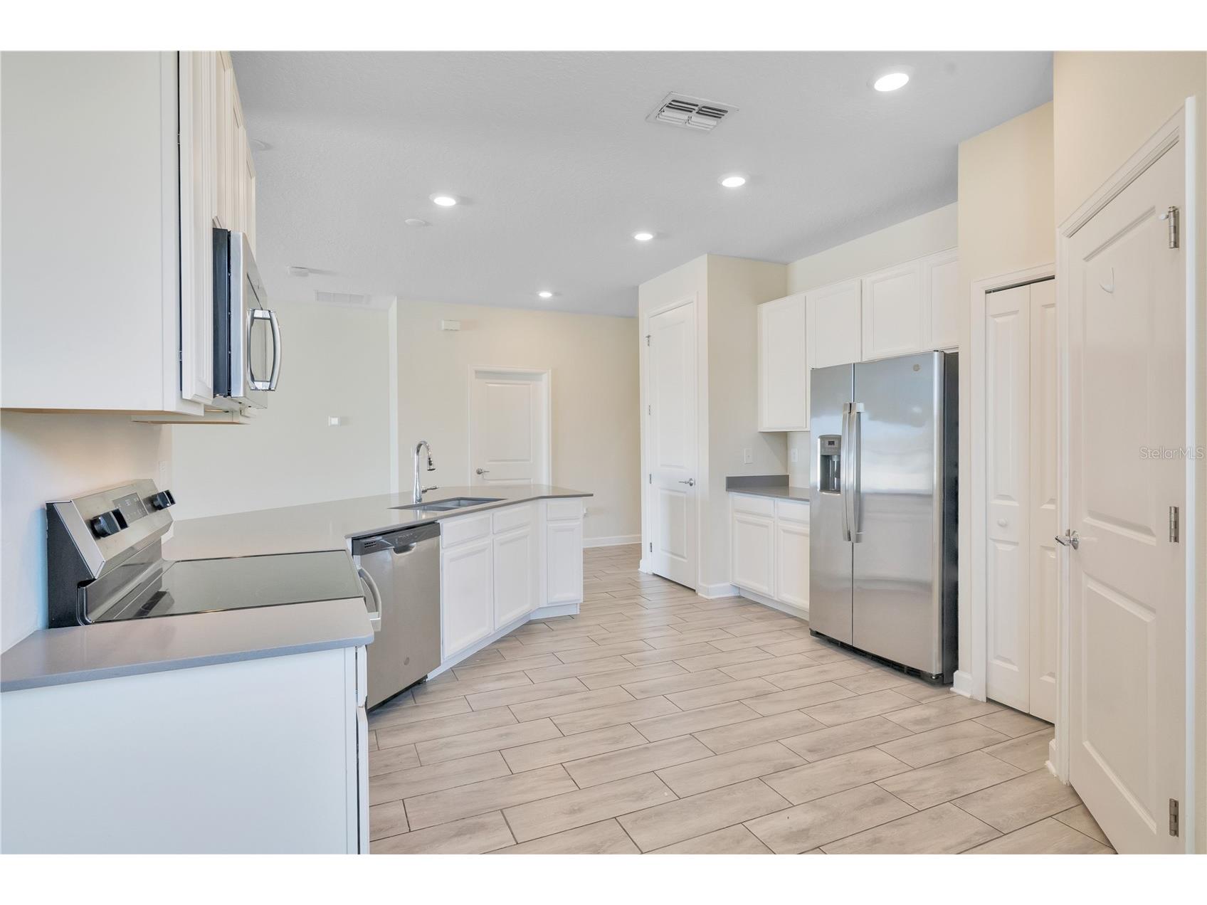 223 Bergamot Loop Davenport FL 33837 O6416720 image6