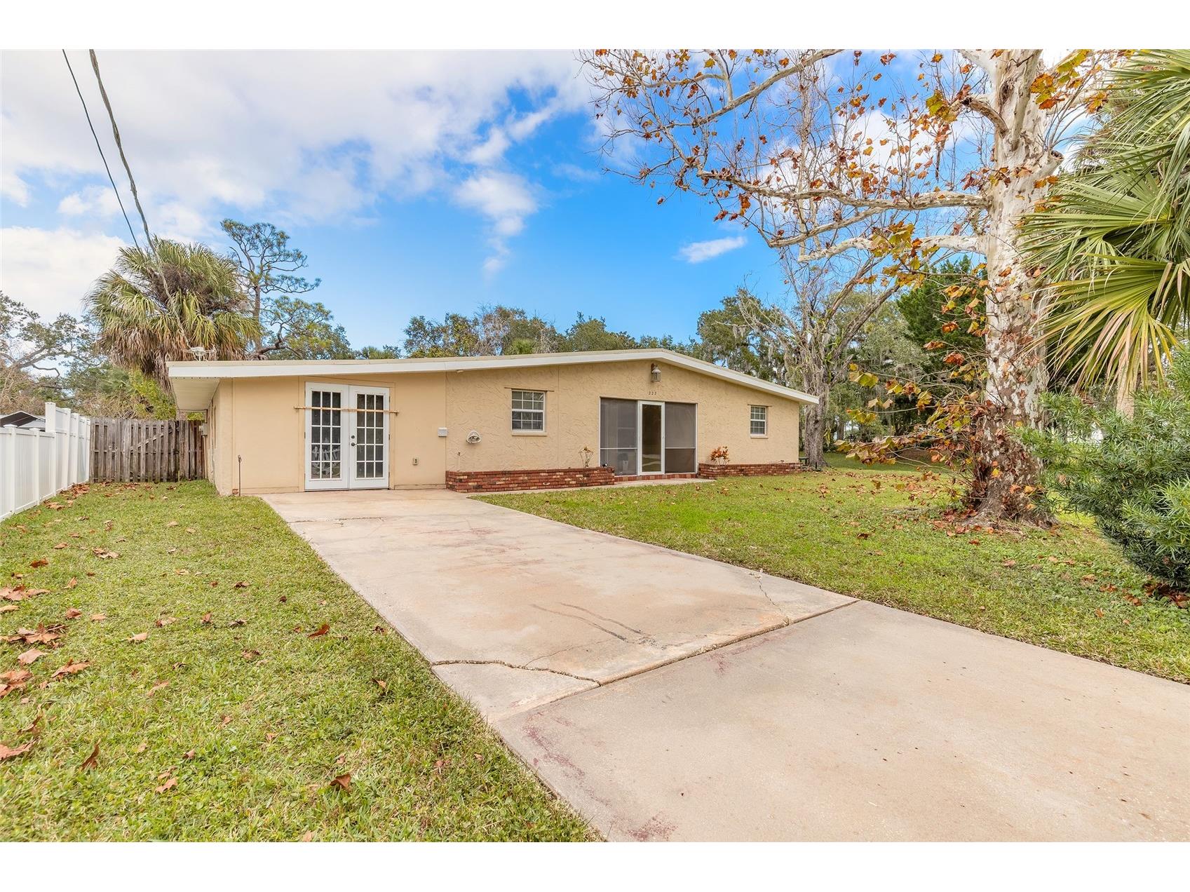 223 Charles Street Port Orange FL 32129 V4946253 image1
