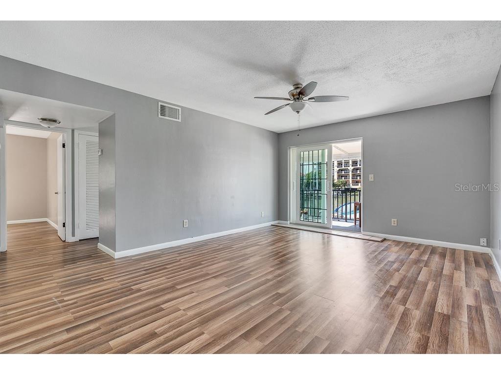 223 Dolphin Point Clearwater Beach FL 33767 TB8529495 image6