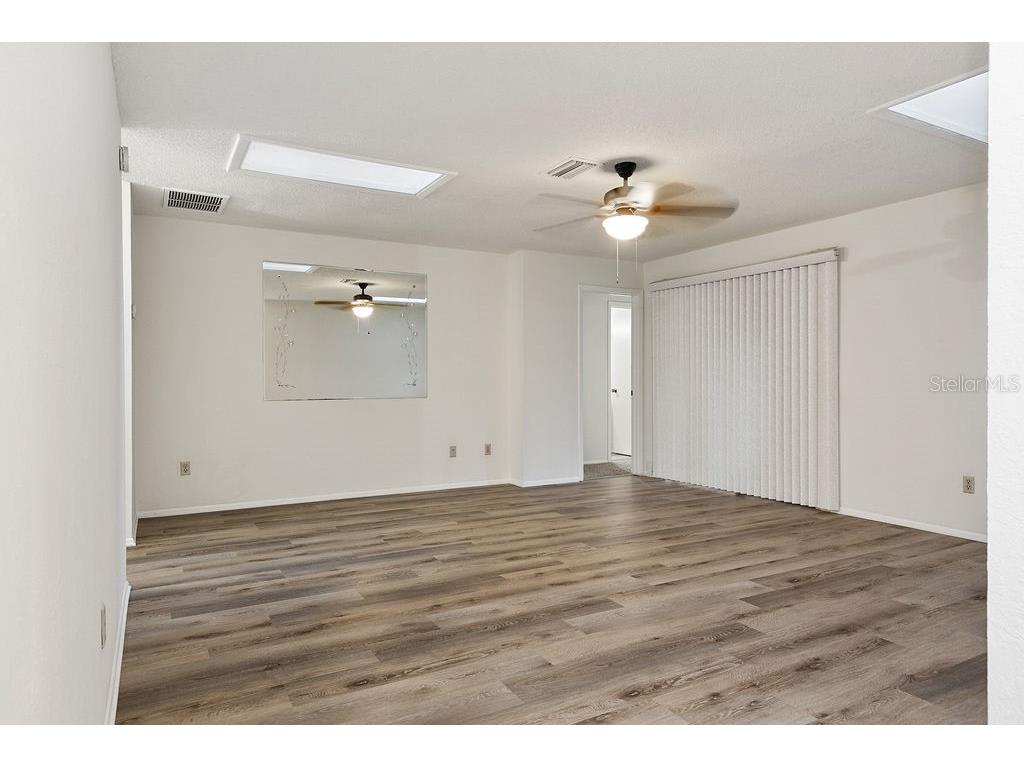 223 E Fern Drive Orange City FL 32763 V4943962 image4