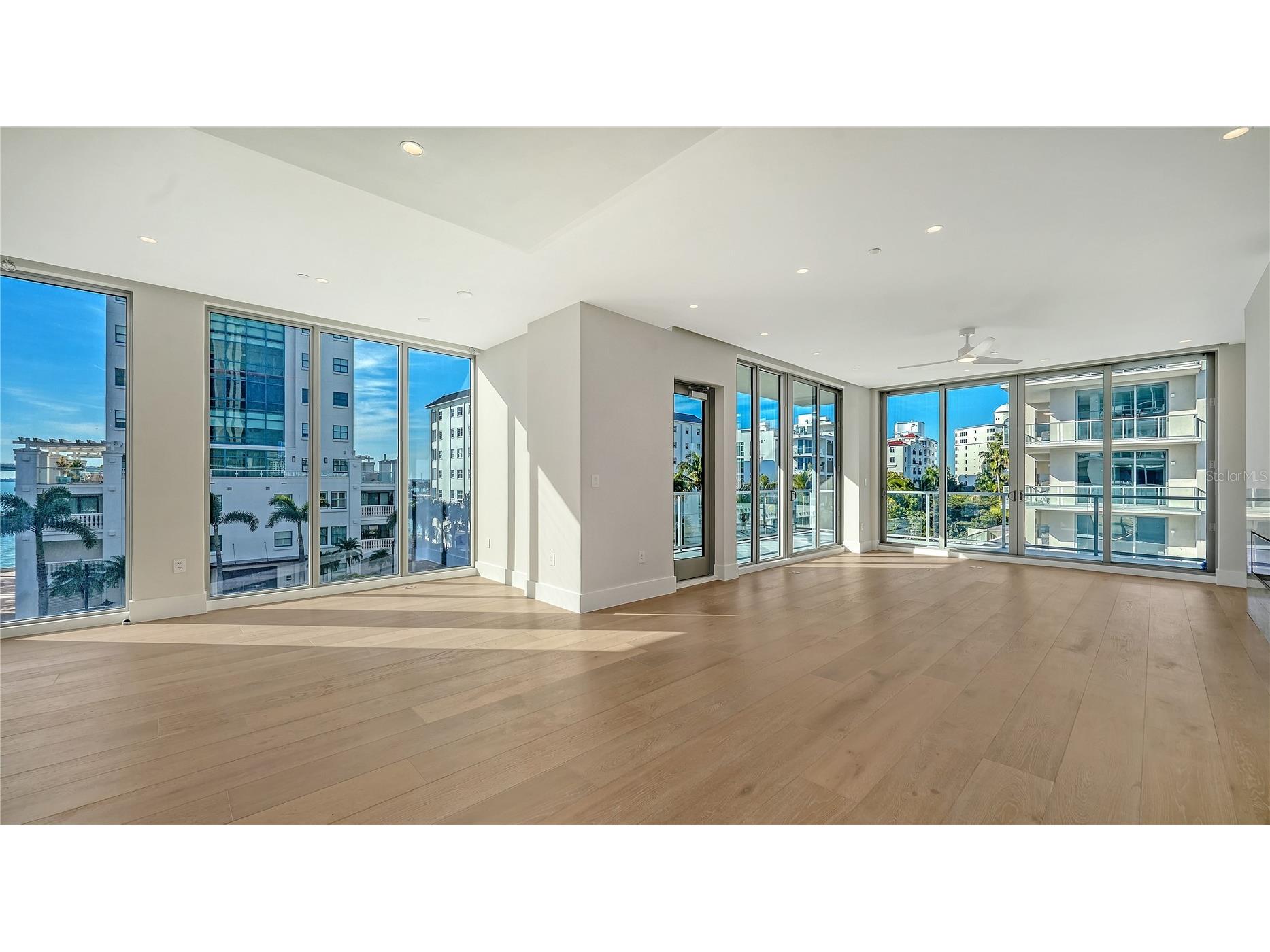 223 Golden Gate Point #302 Sarasota FL 34236 - SARASOTA BAY A4682563 image4
