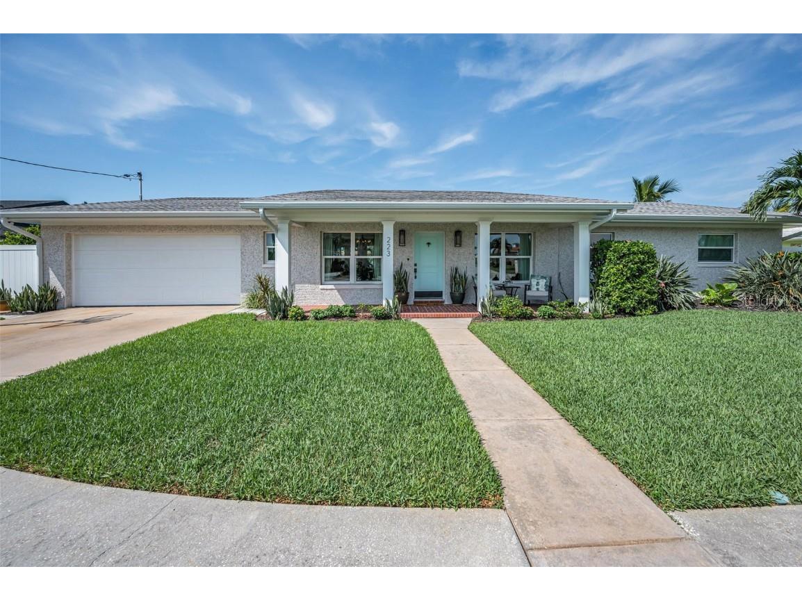 223 Howard Drive Belleair Beach FL 33786 TB8423162 image1