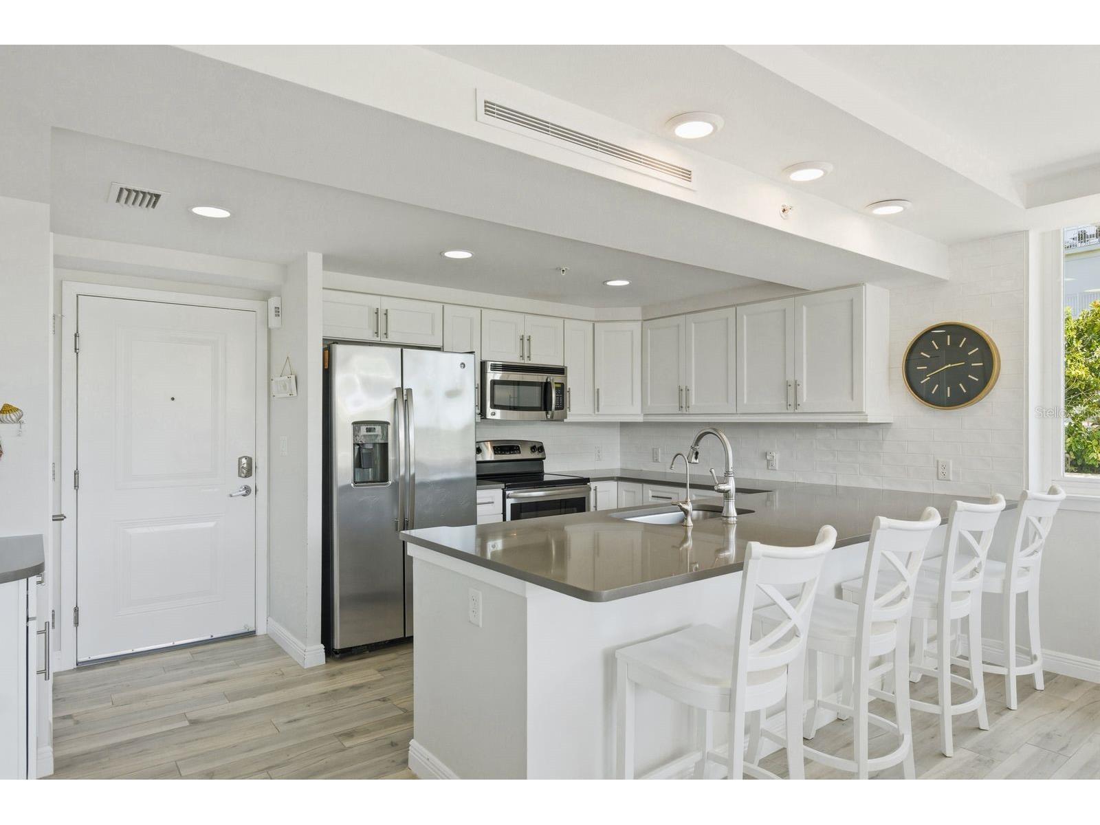 223 Island Way #2D Clearwater Beach FL 33767 TB8504217 image7