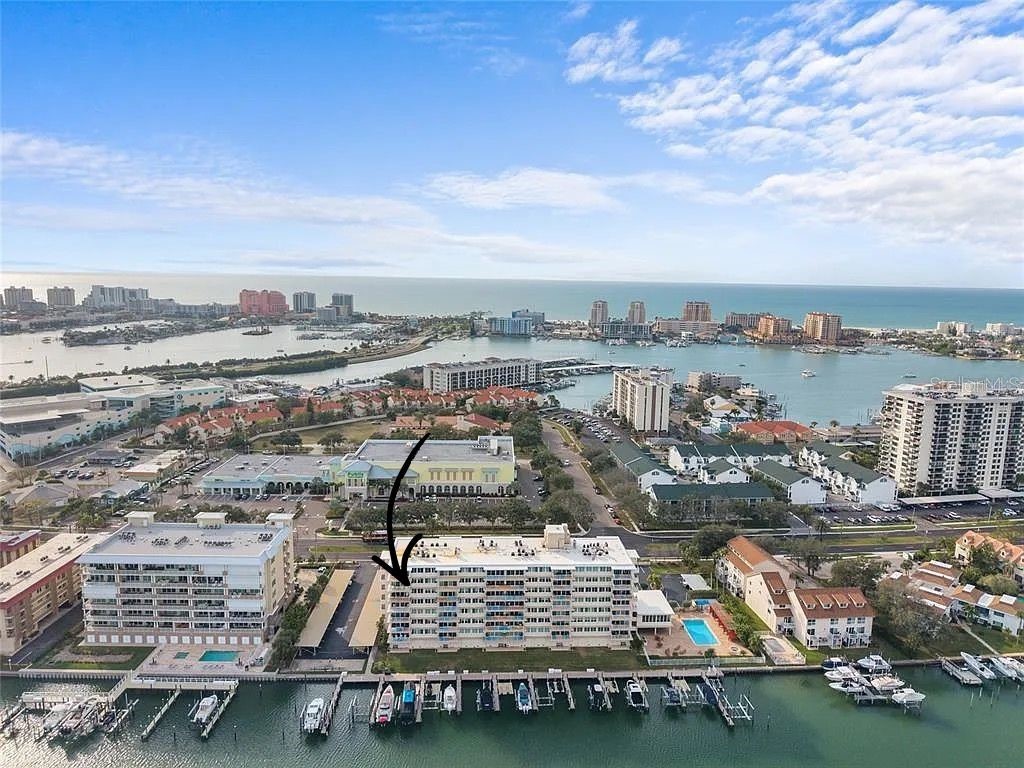 223 Island Way #5E Clearwater Beach FL 33767 TB8462525 image1