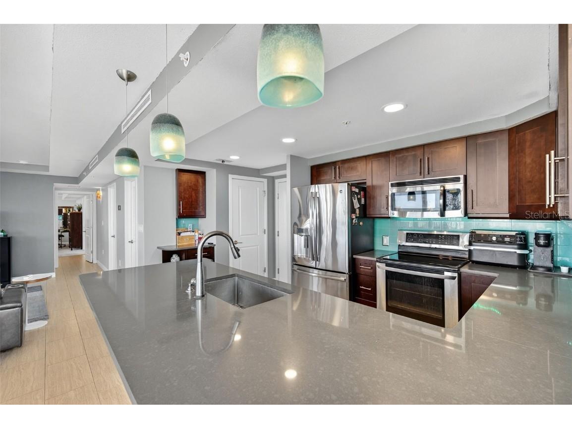 223 Island Way #6D Clearwater Beach FL 33767 TB8450999 image6