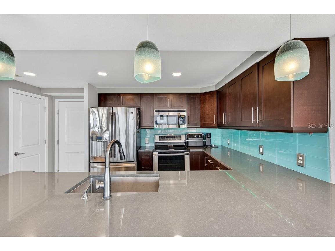 223 Island Way #6D Clearwater Beach FL 33767 TB8450999 image7