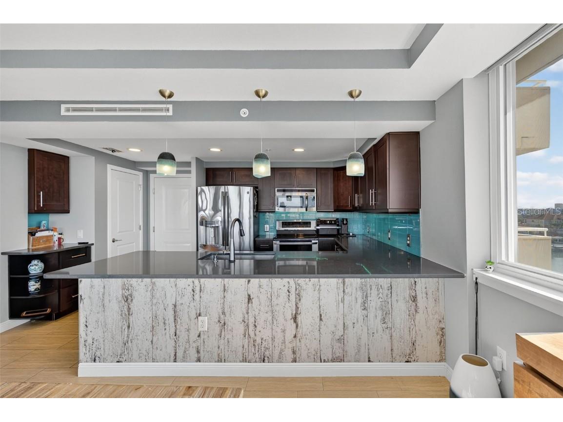 223 Island Way #6D Clearwater Beach FL 33767 TB8450999 image8