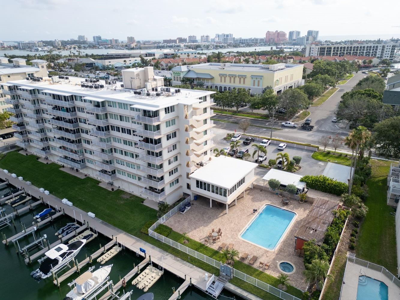 223 Island Way #7F Clearwater Beach FL 33767 TB8389468 image2