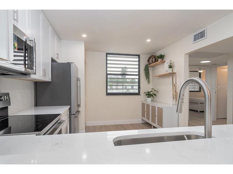 223 Lakewood Drive #223 Bradenton FL 34210 A4698661 image3