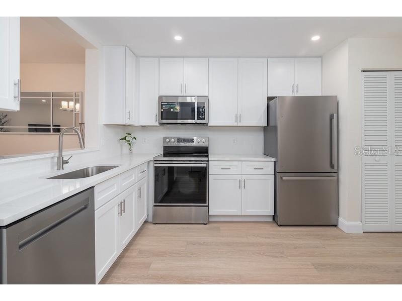 223 Lakewood Drive #223 Bradenton FL 34210 A4698661 image5