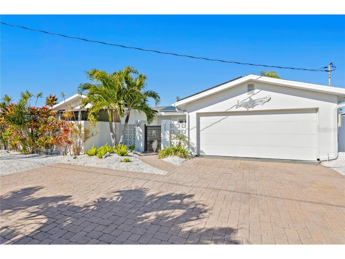 223 Mar Street Saint Pete Beach FL 33706 - PASS A GRILLE BACK CHANNEL U8232165 image1