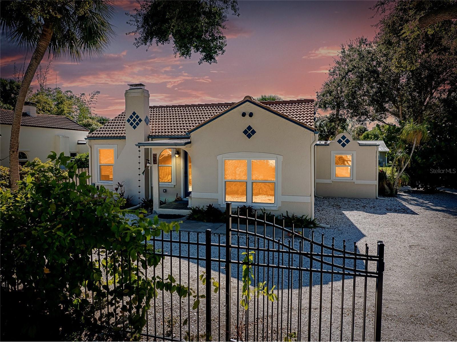 223 Palmetto Road W Nokomis FL 34275 A4677905 image1