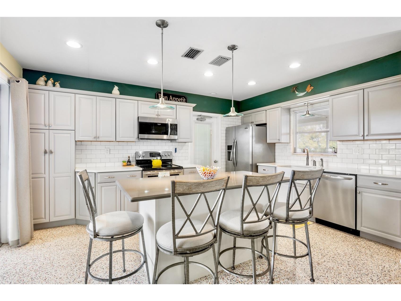 223 Roberts Road Nokomis FL 34275 A4686012 image12