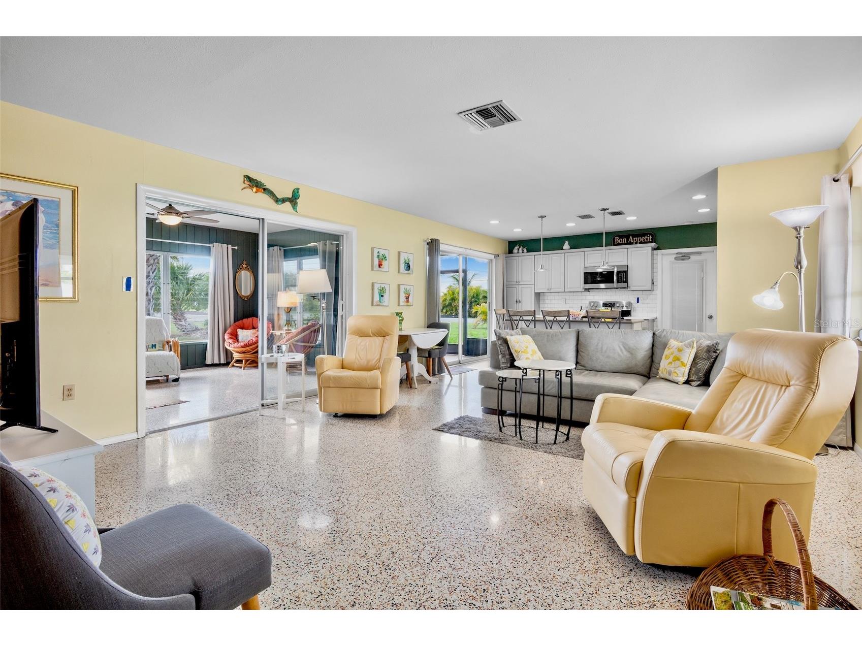 223 Roberts Road Nokomis FL 34275 A4686012 image5