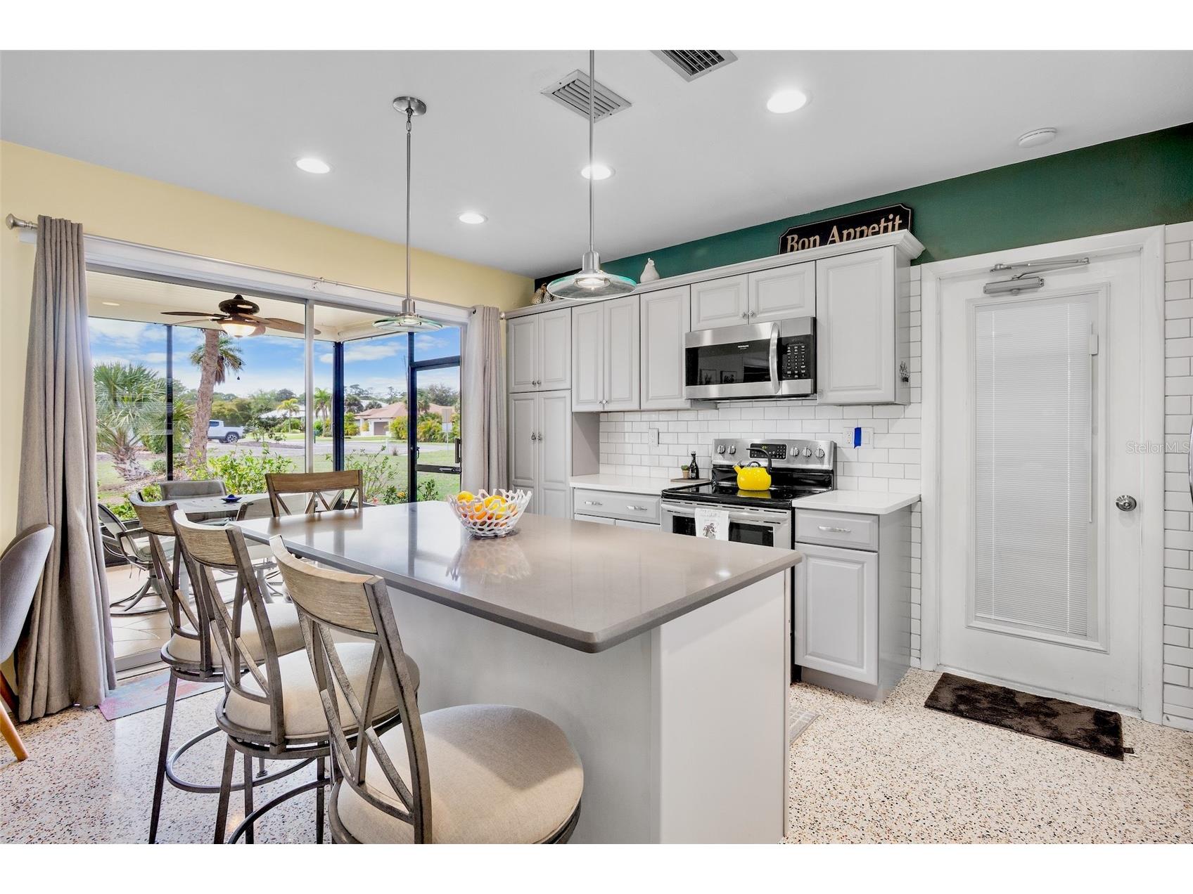 223 Roberts Road Nokomis FL 34275 A4686012 image6