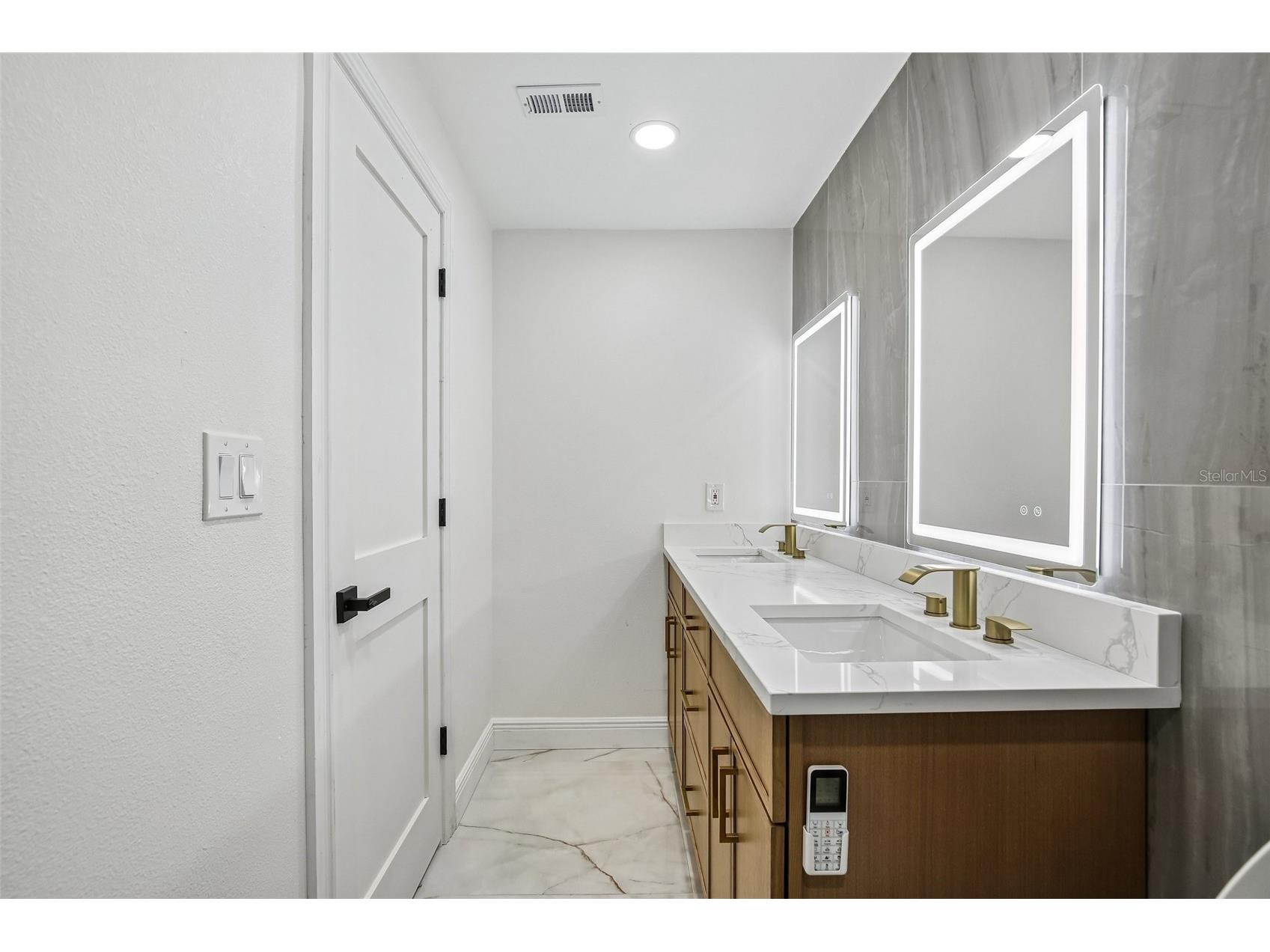 2230 Albright Drive Clearwater FL 33765 TB8516398 image16