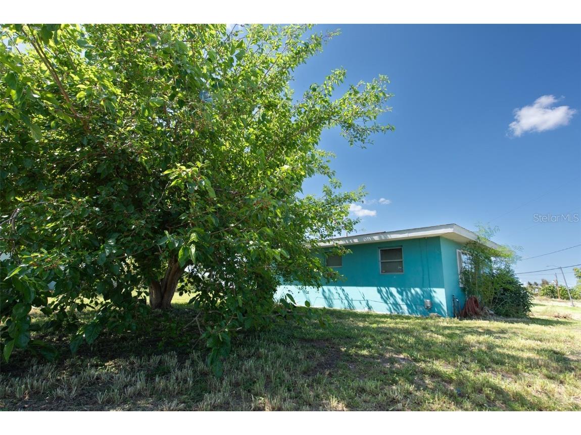 2230 Harbor Boulevard Port Charlotte FL 33952 - ELKHAM WATERWAY C7508117 image6